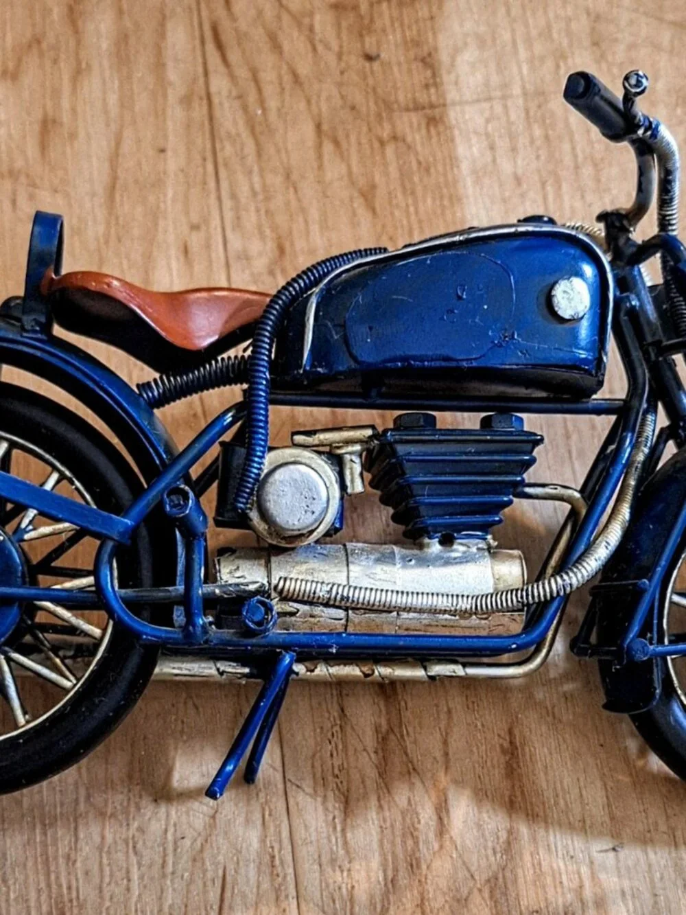 Handcrafted Vintage-Style Decorative Blue Metal 10″ Motorcycle Decor EUC